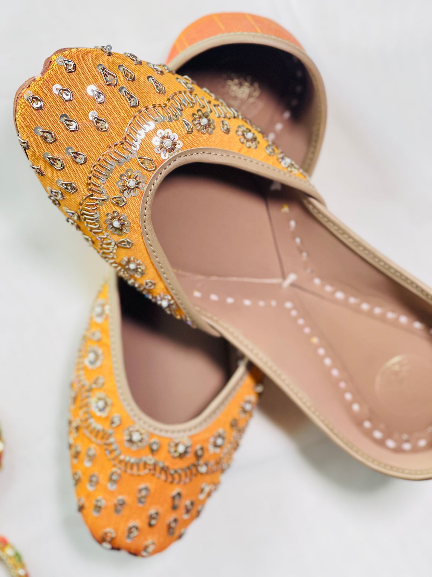 Sequinned Yellow Juttis